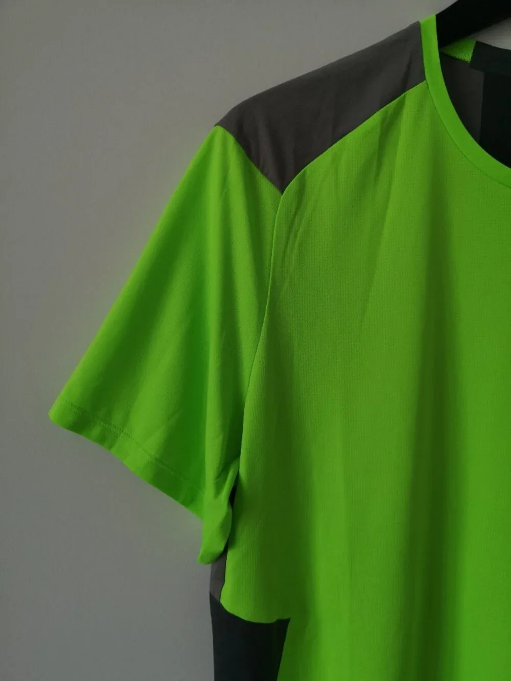 NWT LULULEMON SEAWHEEZE Neon Green Grey Fast &Free SS Top Shirt Men's Large - Picture 3 of 8